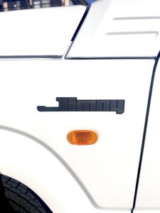 ジムニー純正エンブレムのアップ写真