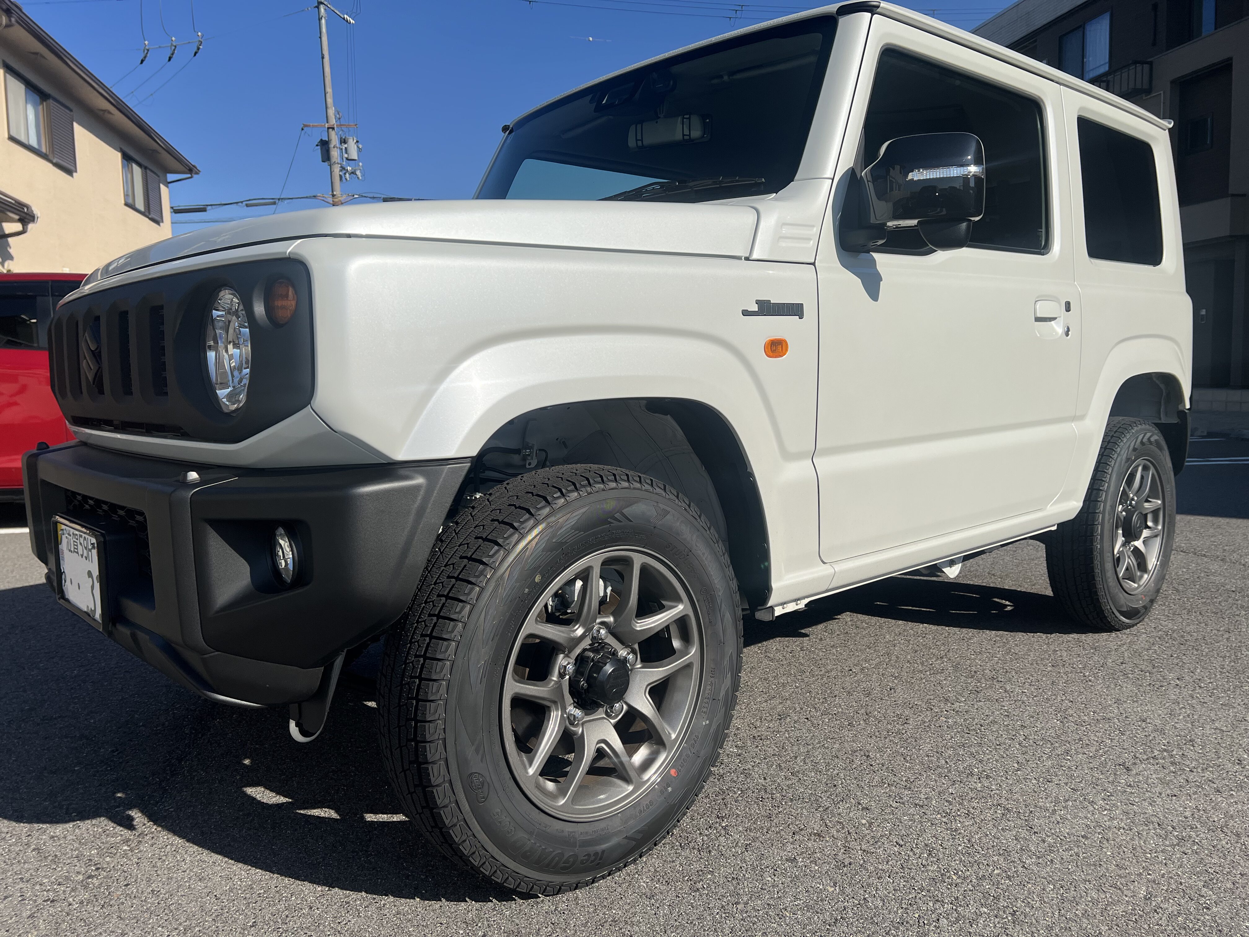 ジムニー純正エンブレムを取り付けた外観