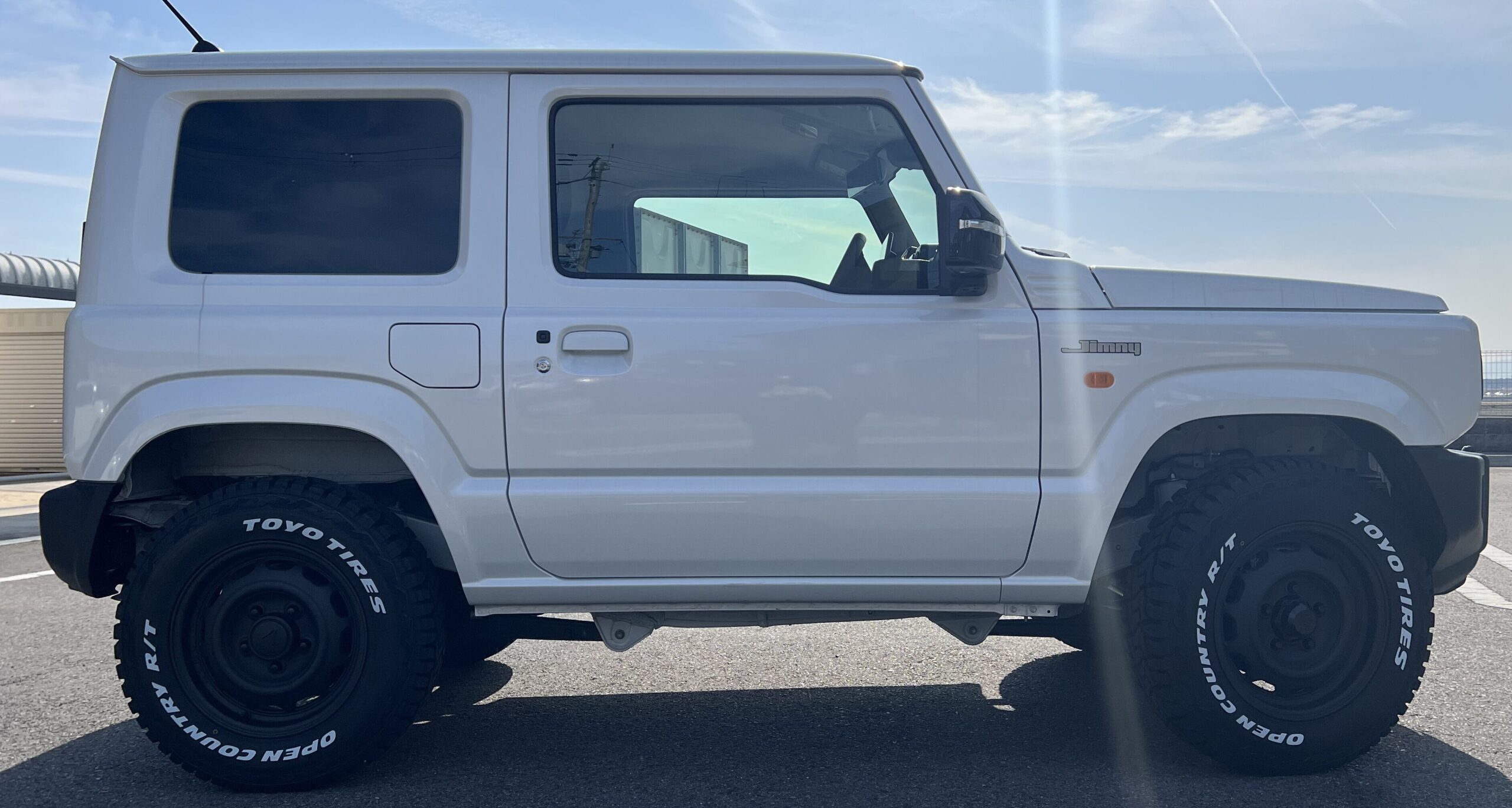 スモークフィルムを貼ったジムニー